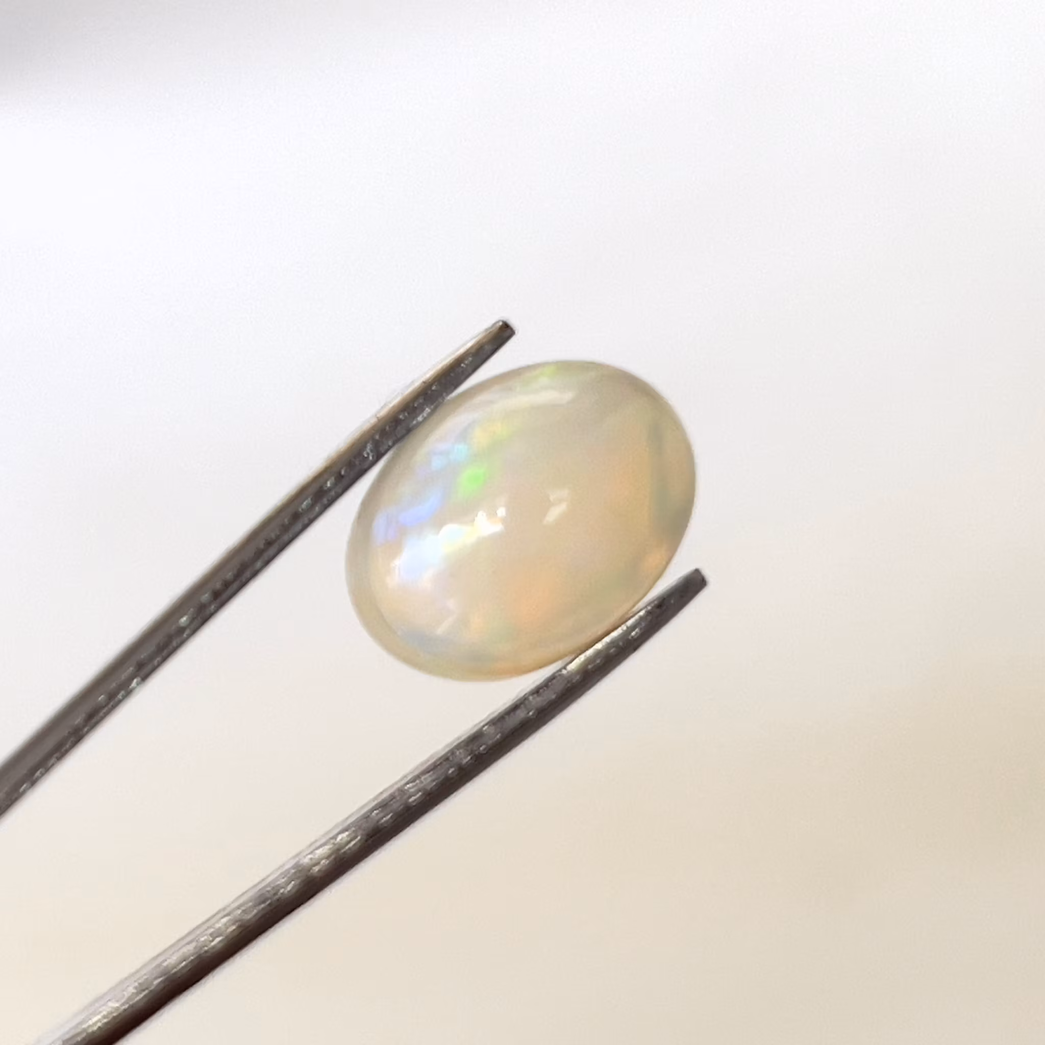3,00-karatowy naturalny nieobrobiony opal
