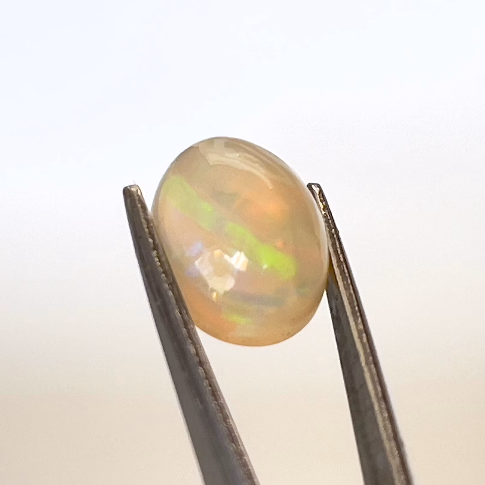 3,00-karatowy naturalny nieobrobiony opal