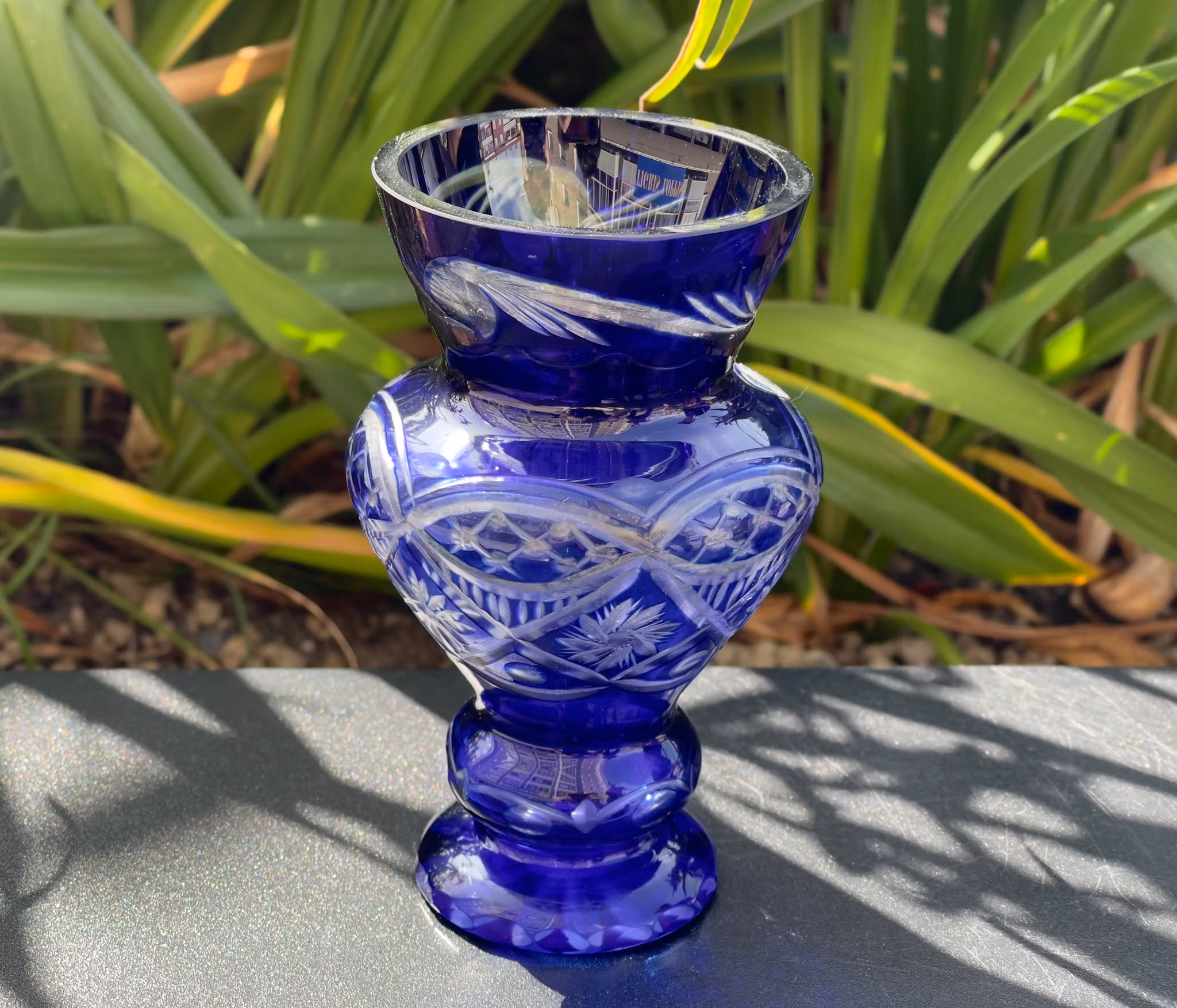 BOHEMIAN - Blå kristall vas med klistermärke