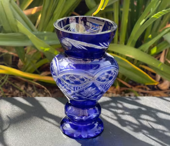 BOHEMIAN - Blå kristall vas med klistermärke