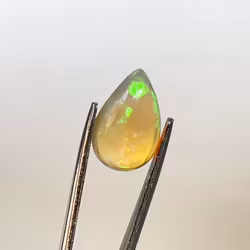 1,90 karatowy naturalny nieobrobiony opal