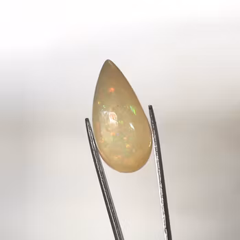 5.85 Karat Naturlig obehandlad Opal