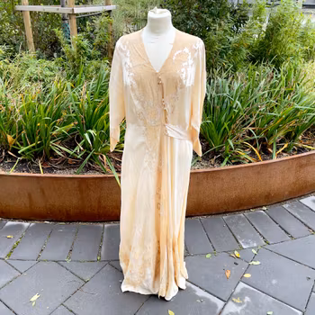 Antik Osmansk Brudklänning i silke, 1800-talet