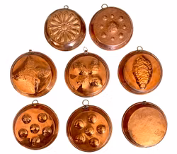 8 st. Äldre kopparformar – bakformar eller väggdekoration