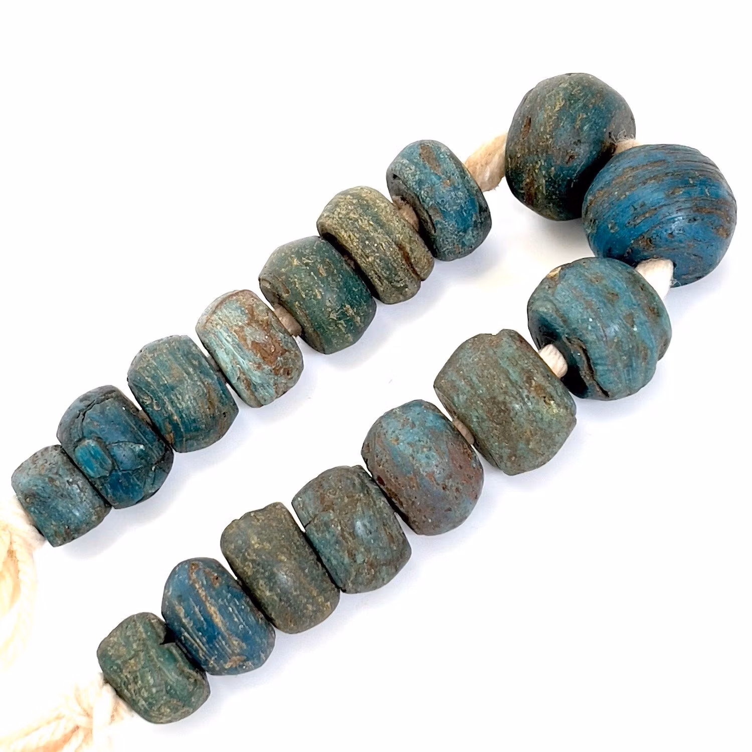 Antika Romerska Glaspärlor – Kungatiden (Romulus 753–509 f.Kr.)