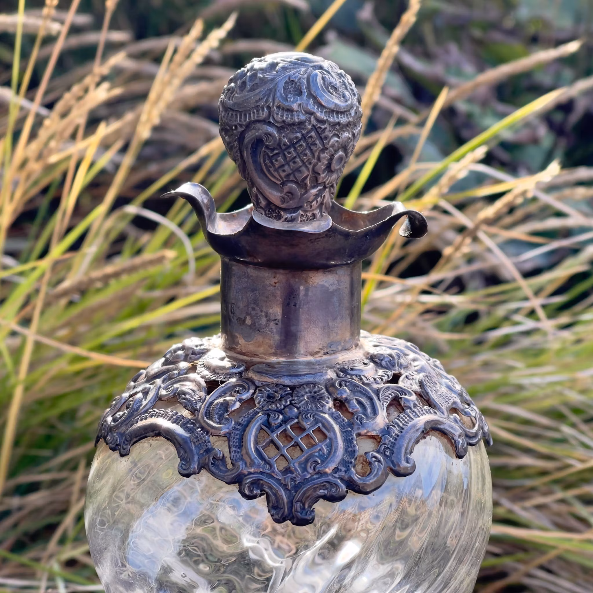 Antiikkinen hopeoitu lasipullo – William Johnson & Co, Birmingham noin vuodelta 1890