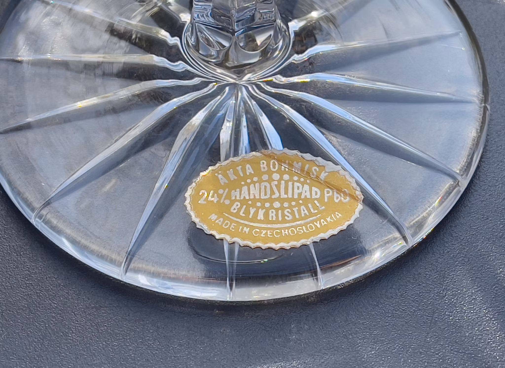 Coupe en cristal sur pied – Véritable verre de Bohême, Tchécoslovaquie