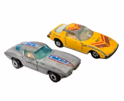 2 Yatming-auto's - Mazda RX-7 & Corvette 1963 - Hong Kong