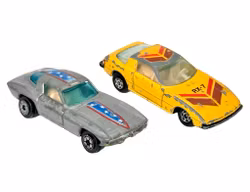 2 Yatming-auto's - Mazda RX-7 & Corvette 1963 - Hong Kong