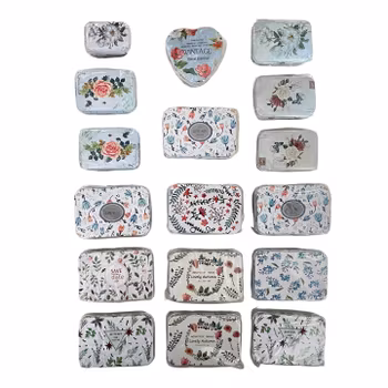 Set med 18 plåtburkar – Olika färger och mönster