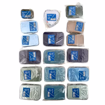 Set med 18 plåtburkar – Olika färger och mönster