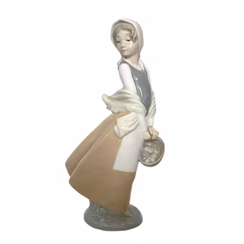 Nao by Lladro – Flicka med korg, porslin figurin, Spanien