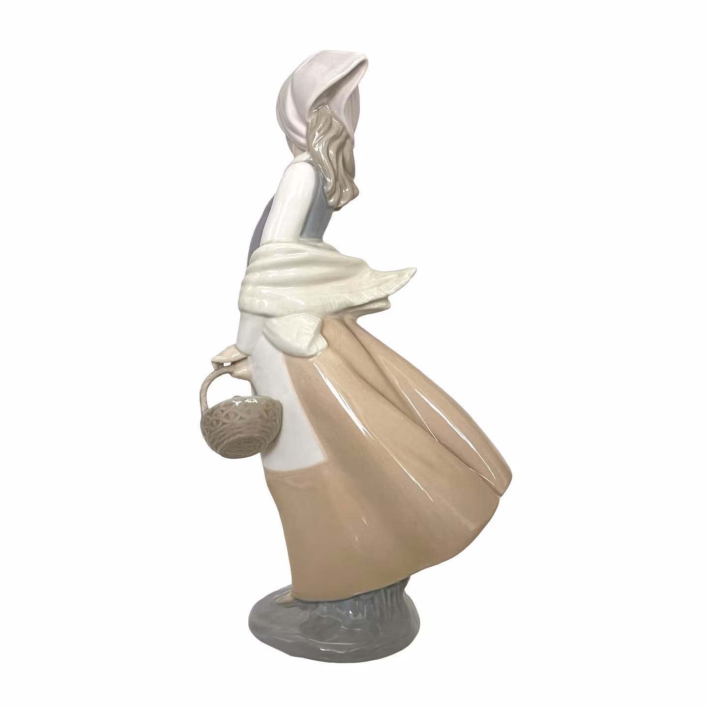 Nao by Lladro – Flicka med korg, porslin figurin, Spanien