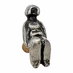 Ole Madsen – Tinnen flessenstop, Zittend figuur, Denemarken