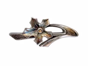 Silverbrosch med blomdekor - Skandinavisk design