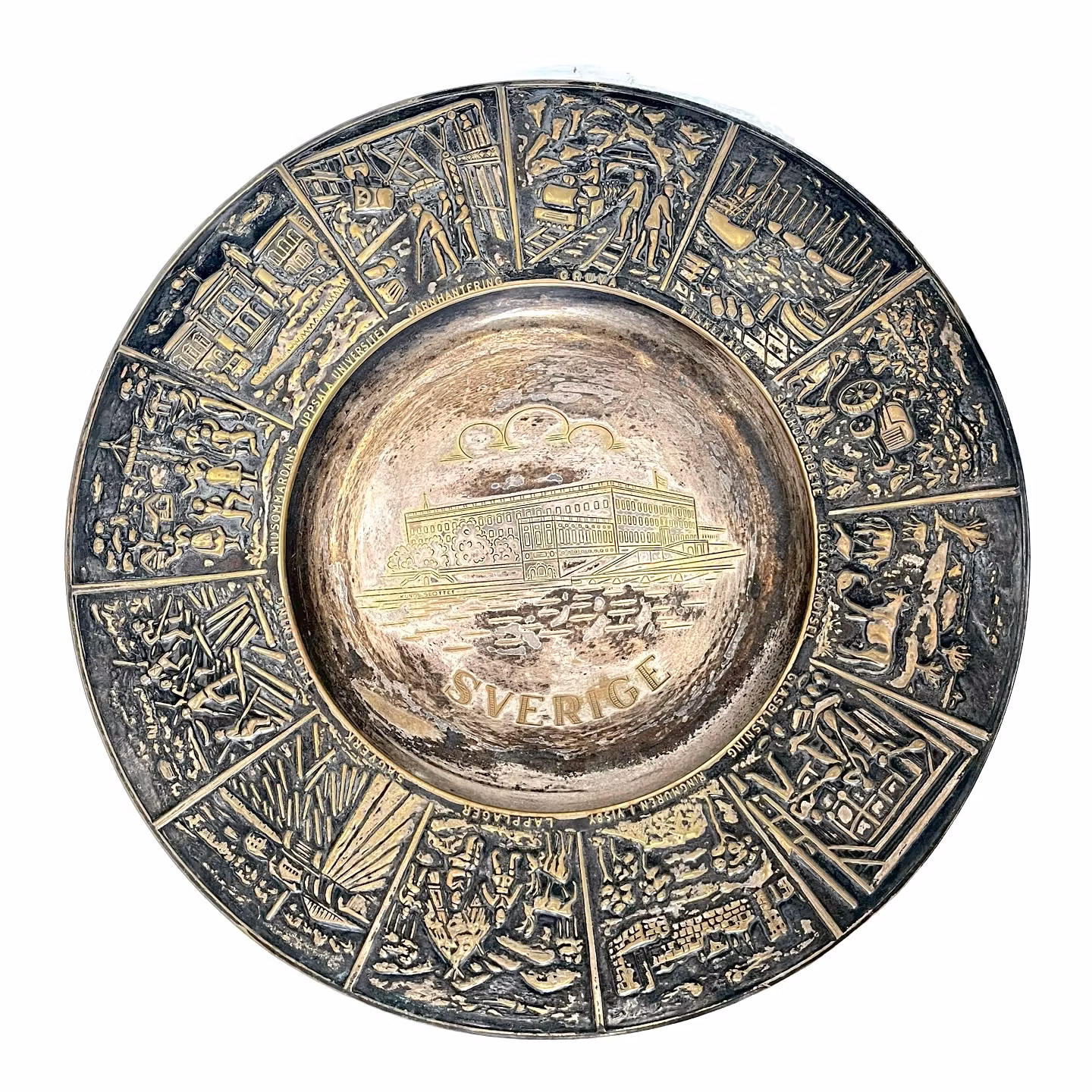Dekorativ minnestallrik - Sverige kulturarv reliefmotiv med Kungliga slottet