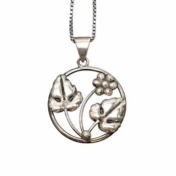 Victor Janson, Lindesberg - Elegant silver halsband med blom och bladmotiv