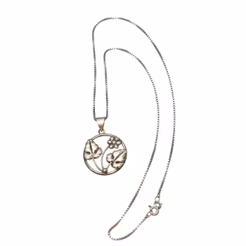 Victor Janson, Lindesberg - Elegant silver halsband med blom och bladmotiv