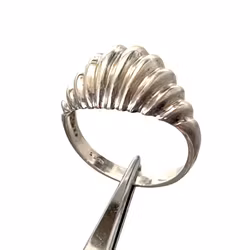 Eleganter Ring mit geriffeltem Design – 925er Sterlingsilber