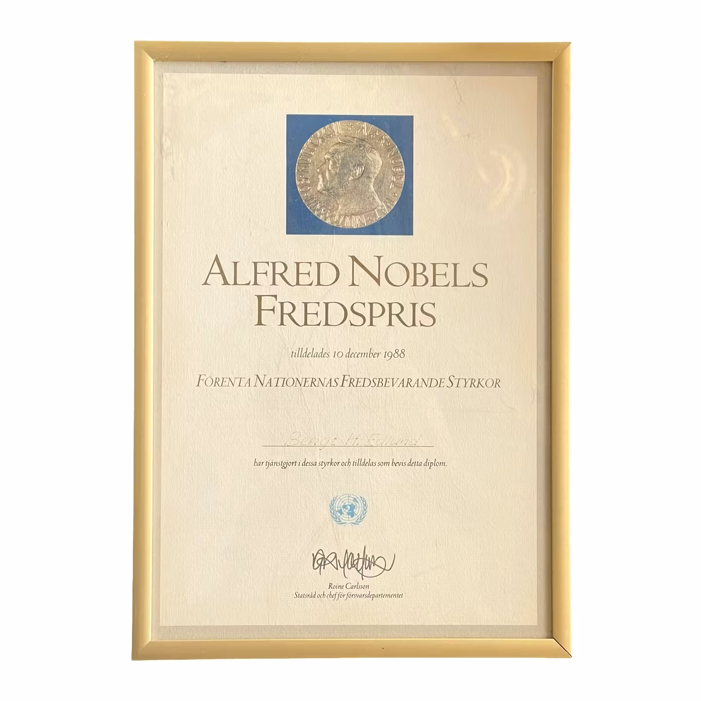 Diplom - FN:s fredsbevarande styrkor - Alfred Nobels fredspris 1988 - Bengt H. Edlund - signerad av Roine Carlsson