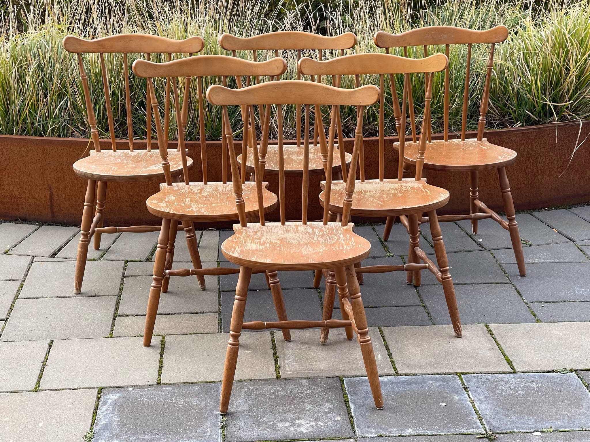 6 st klassiska pinnstolar i trä - svensk retrodesign - (Endast avhämtning)