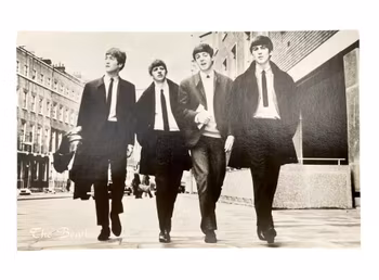 Vintage vykort - "The Beatles" - svartvitt gatufoto - Nr 481 - 1960-tal