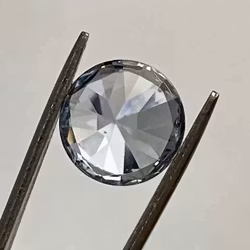 Jasnoniebieski okrągły topaz o szlifie fasetowym - 3,80 karatów