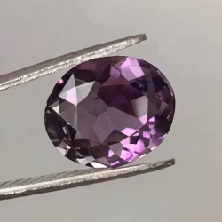 Syvän violetti luonnon ametisti - 4,30 karaattia, soikea hionta