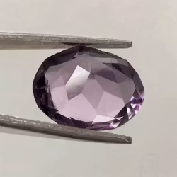 Syvän violetti luonnon ametisti - 4,30 karaattia, soikea hionta