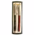 Två Parker kulspetspennor i originalask - svart & röd