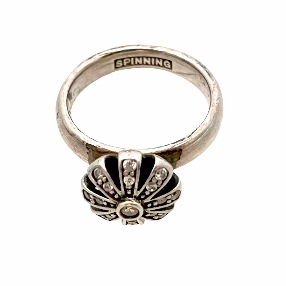 Bague SPINNING Jewelry en argent ornée de fleurs et de pierres