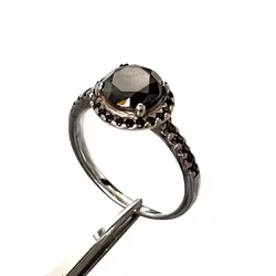 GHA Design - Ring in sterling zilver 925 - zwarte facetgeslepen steen - Halo-ontwerp