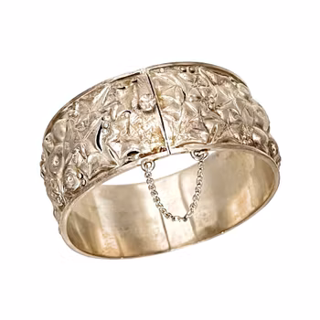 Antikt silverarmband - Rikt dekorerat hantverk med tidlös elegans