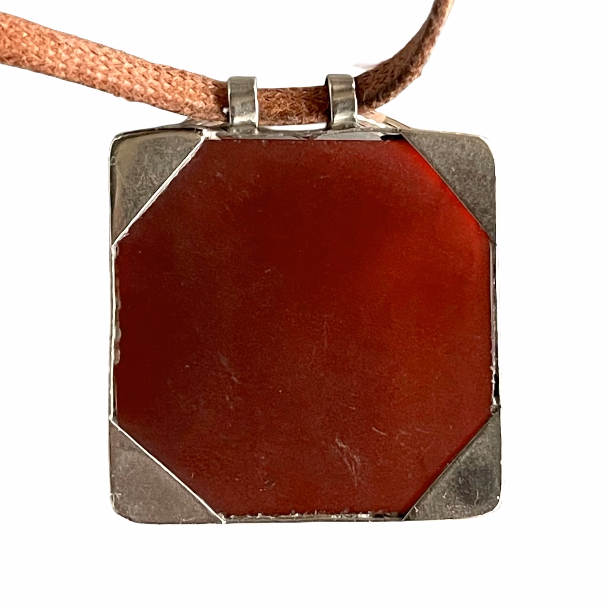 Pendentif/sceau ancien en agate rouge orné de calligraphie arabe, XIXe siècle
