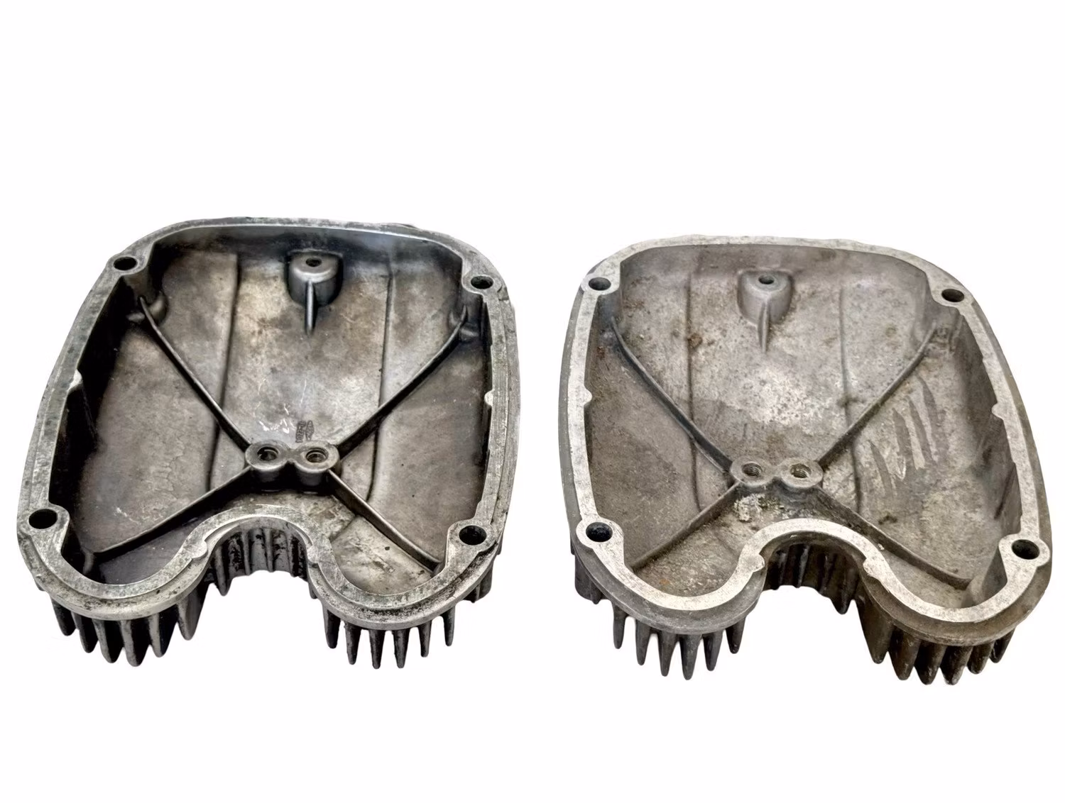 BSA 650 cc / Birmal ventilkåpor + Ventil fjädrar/ventiler - Reservdelar, 60/70-tal