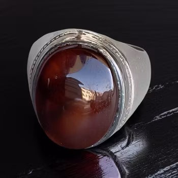 Jemeniläinen vintage-hopeasormus alkuperäisellä maksa-akaatilla (Aqeeq Kabdi)