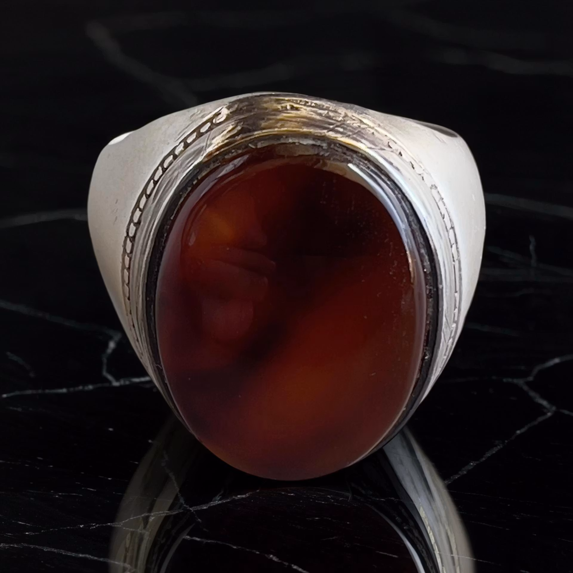 Vintage Jemenitisk silverring med original lever agat (Aqeeq Kabdi)