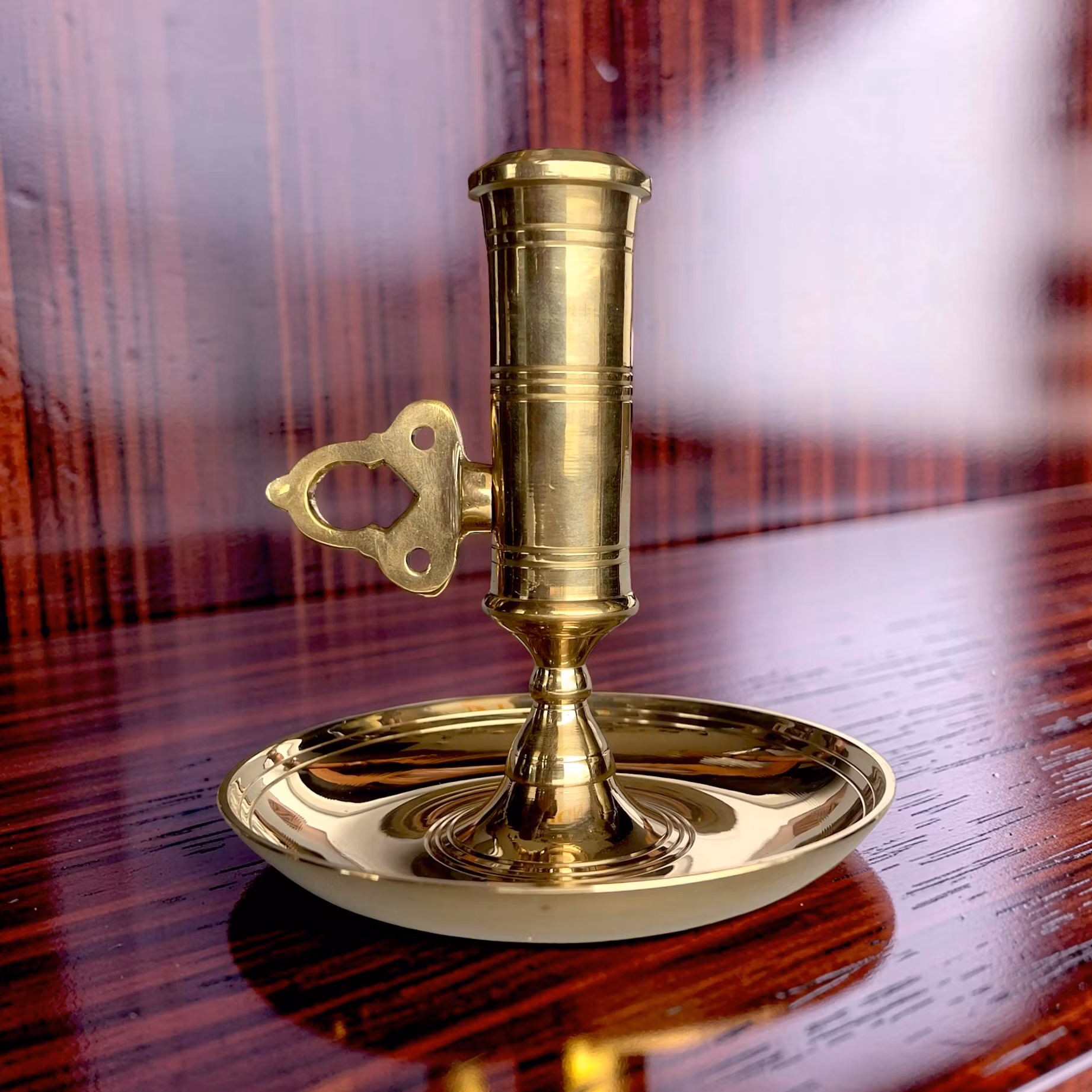 Exklusiv oanvänd ljusstake i massiv mässing - Present förpackad