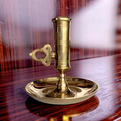 Exklusiver, unbenutzter Kerzenständer aus massivem Messing – Geschenkverpackung