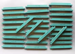 Grande lotto di schede prototipo, fogli di layout DIP e contatti di bordo - Elettronica d'epoca