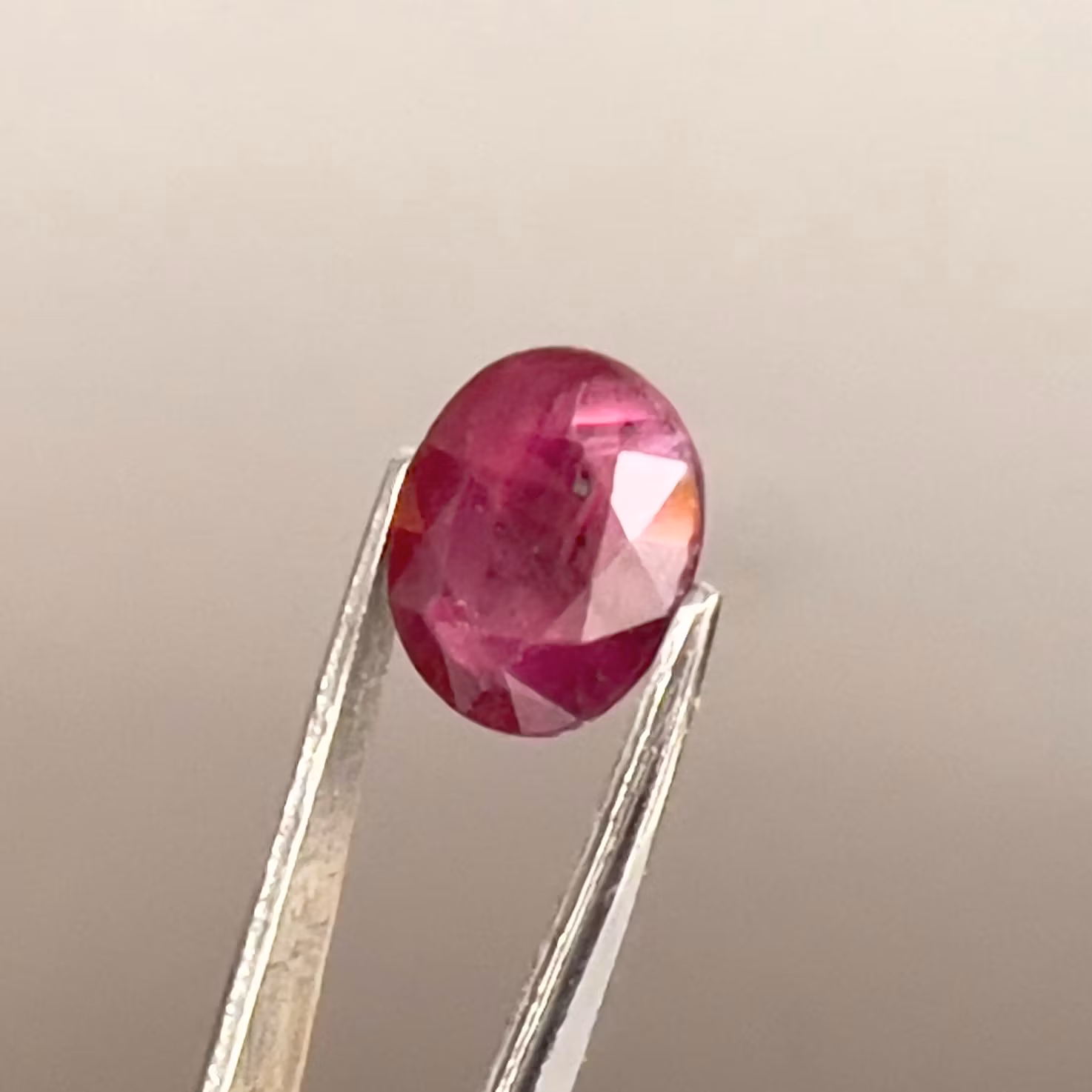 Naturlig Rubin - 2.65 carat - Oval Slipning