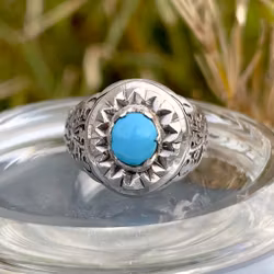 Vintage silverring med ca 2.6 ct Nishapuri turkos - Hand graverad ring