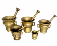 Vintage mortlar i mässing - 5 st mortlar med stötar - Dekorativa och funktionella köksredskap