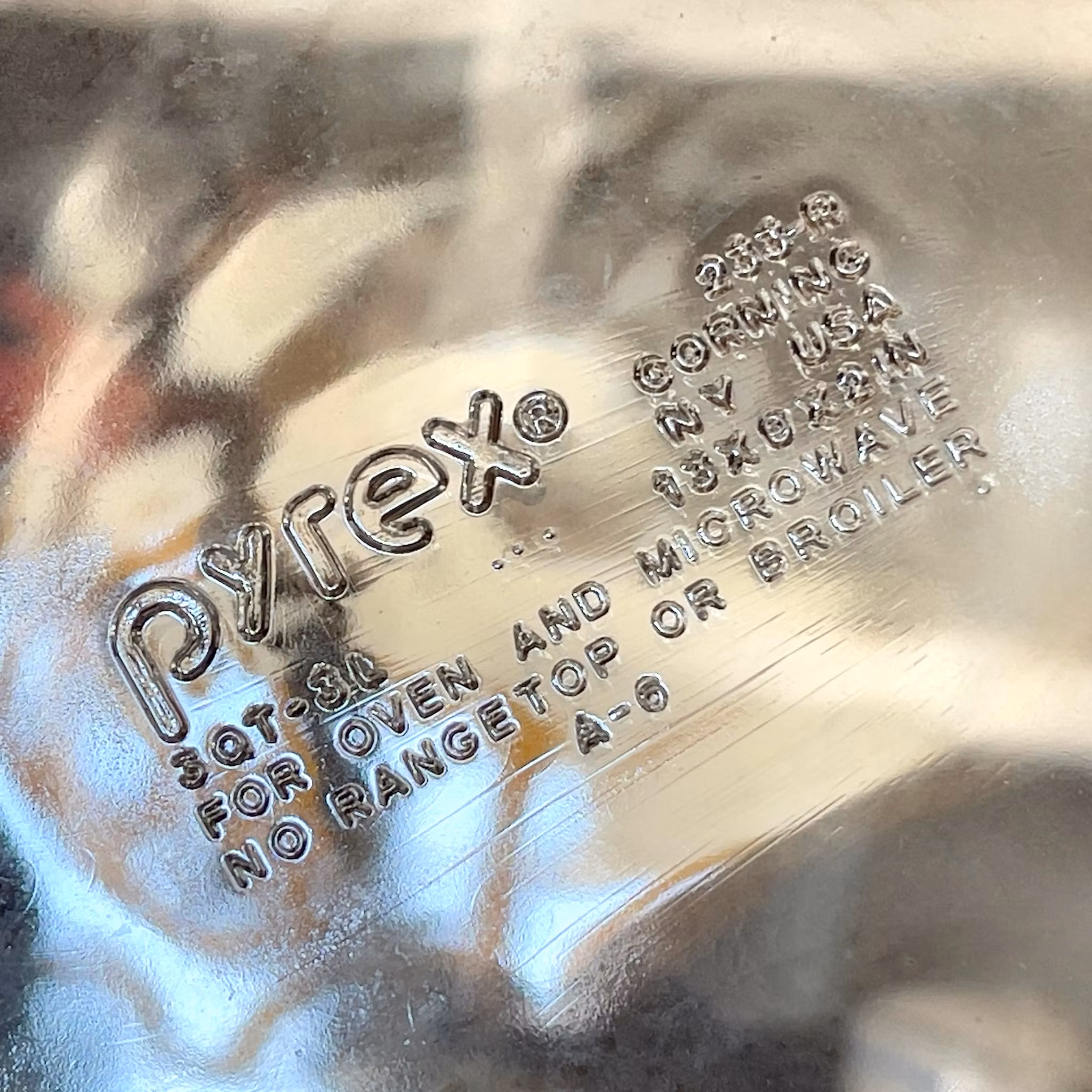 Pyrex ugnsform + kopparställ Nilsjohan Gourmet - Vintage serveringsfat med handtag