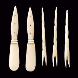 Vintage butter knives & Cocktail / Snack forks in bone - 5 pieces
