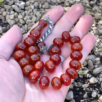 Bellissimo rosario vintage in bachelite rossa - 21 grani - 45 g