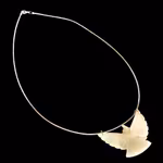 Halsband i Sterling Silver - Stämplad KD 925 - Med snidad fågel i pärlemor