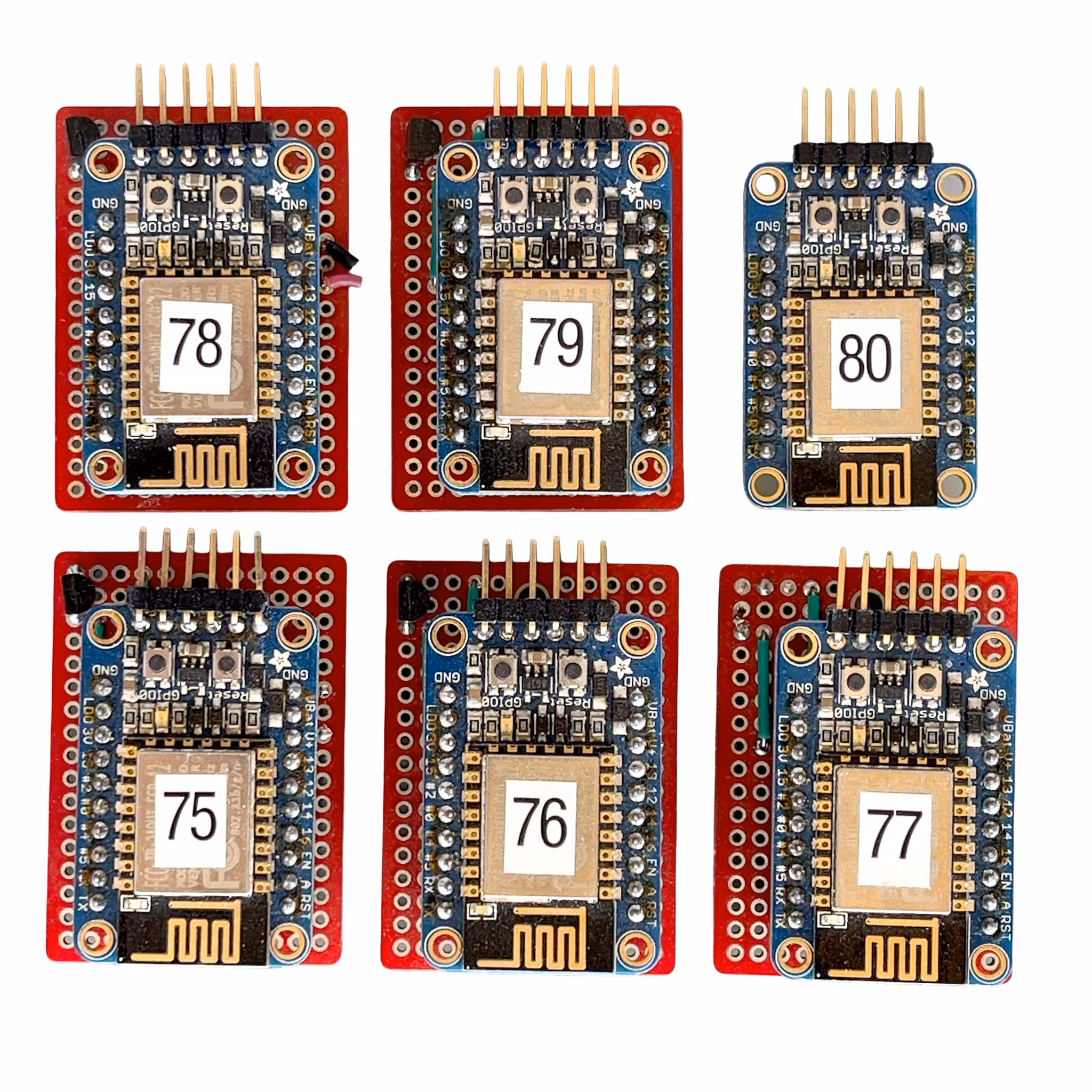6 st Adafruit HUZZAH ESP8266 WiFi moduler + SparkFun prototyp kort