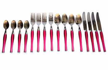 Aterinsetti 16 osaa - Lisa Dalban design - Vaaleanpunaiset kahvat