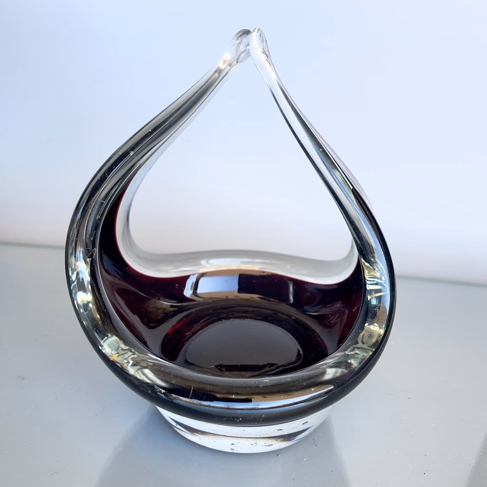 2 st konstglas skålar / ljuslyktor i droppform - Blå & vinröd ton